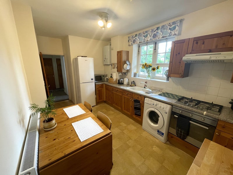Room Walnut Tree Walk in Greater London