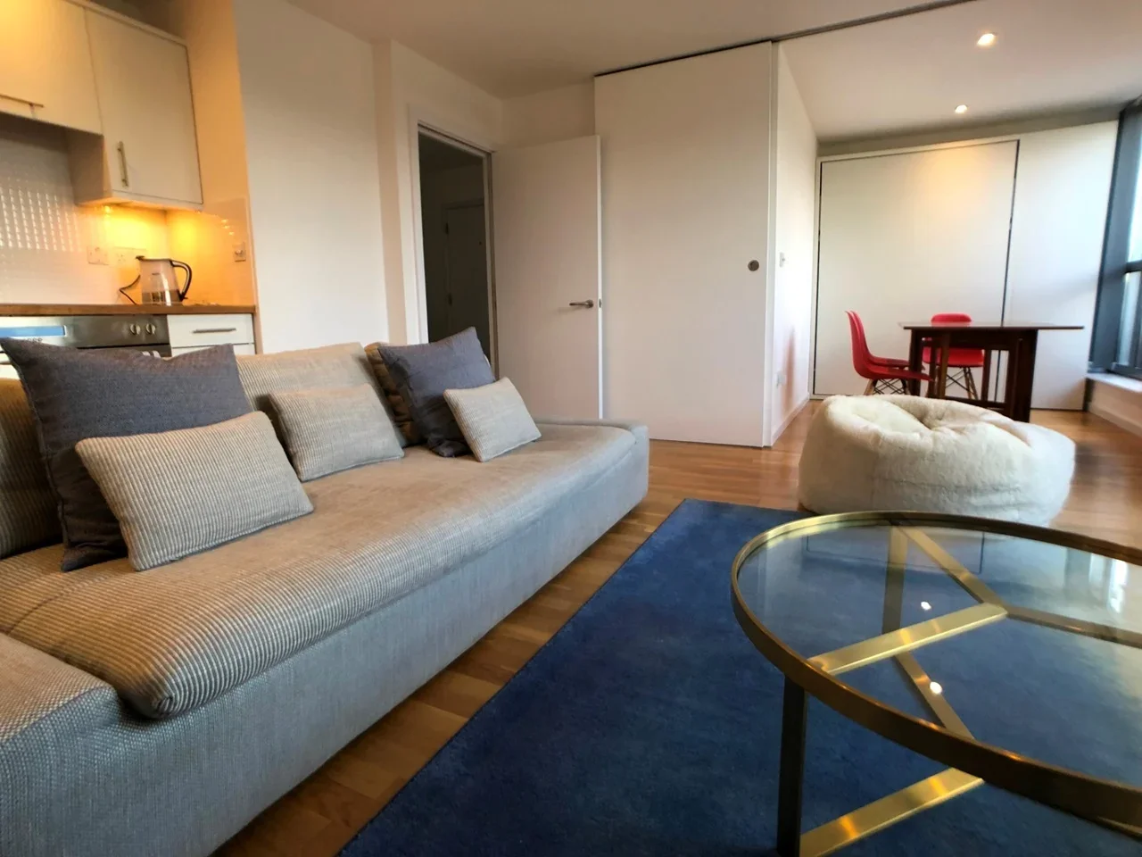 Flat Gifford Street in Greater London