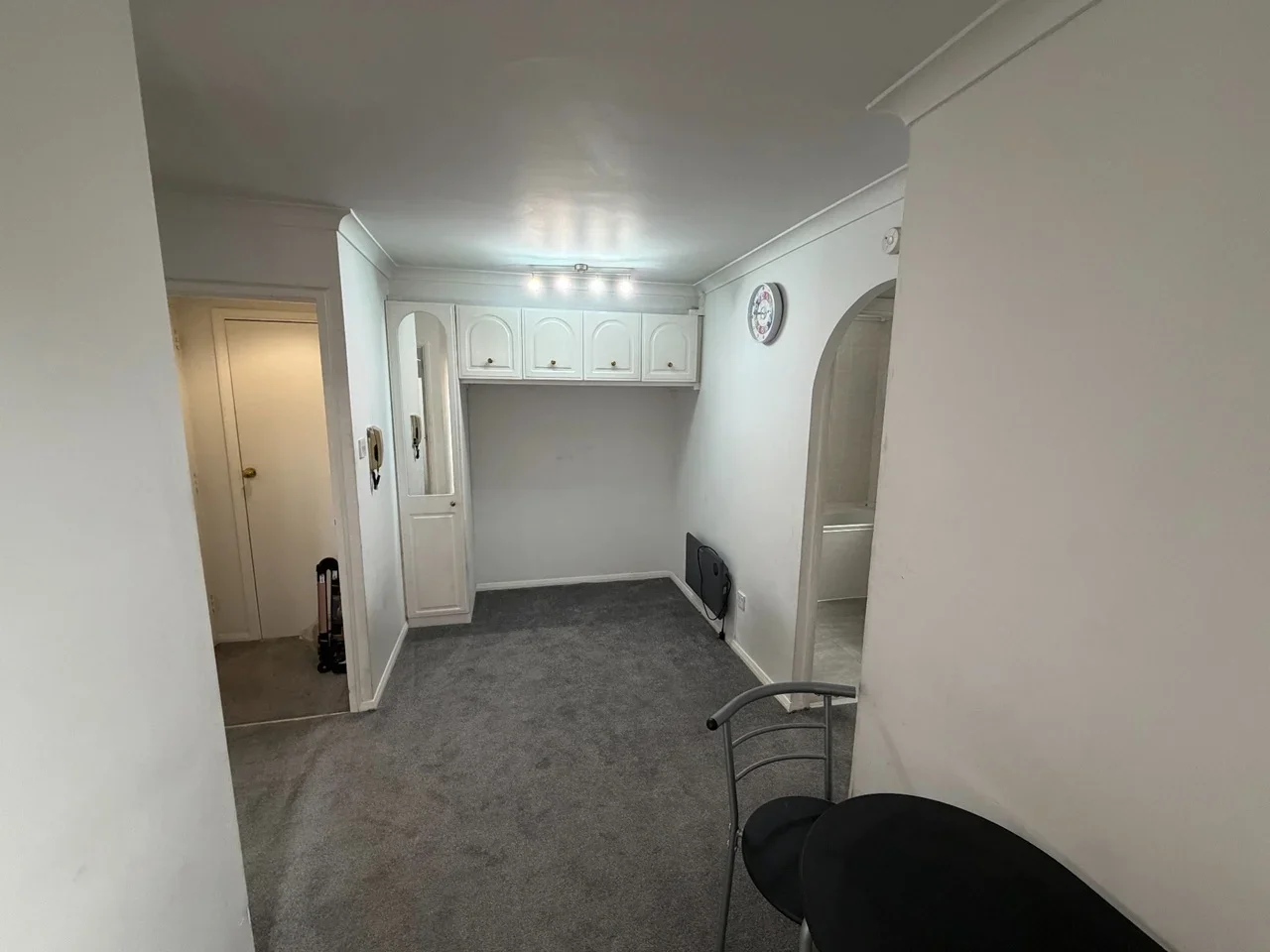 Flat Vignoles Road in Greater London