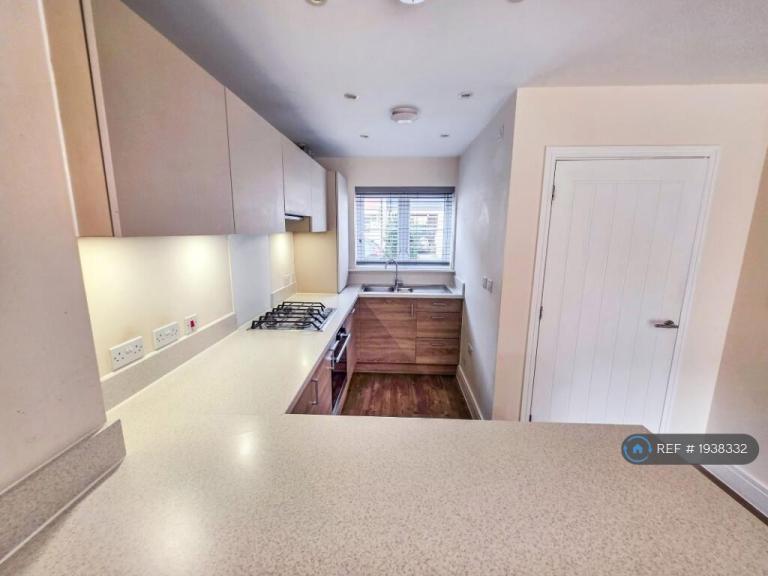 House Searle Crescent in Chelmsford