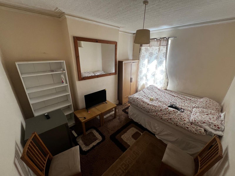 Room Nithdale Road in Greater London