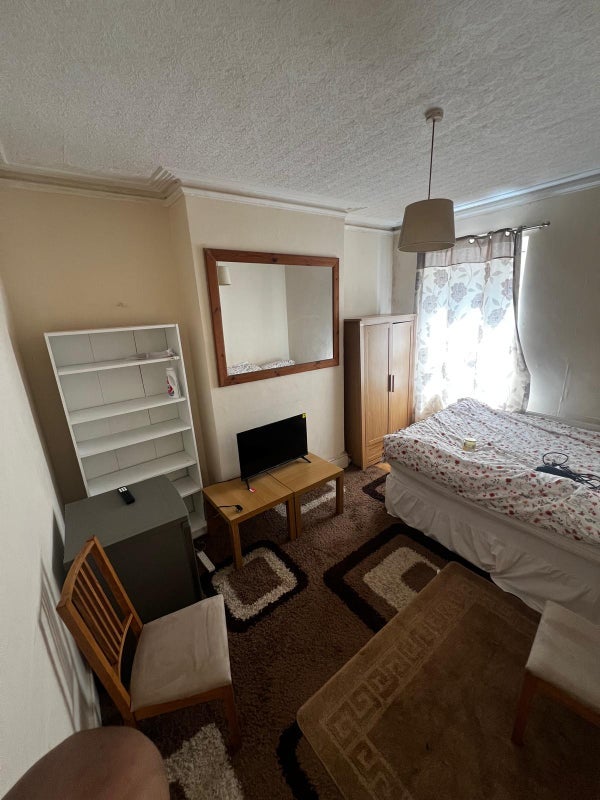 Room Nithdale Road in Greater London