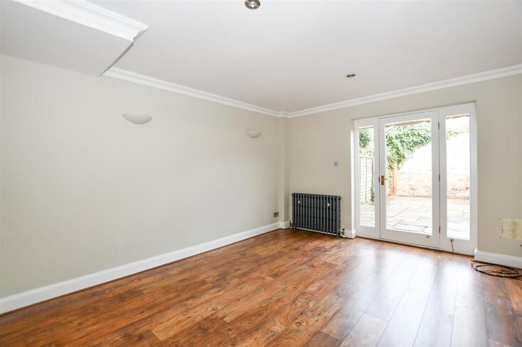 Flat The Lawns in St Albans
