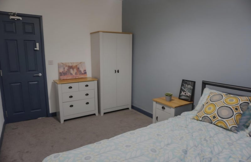 Room Graham Road in Rugby