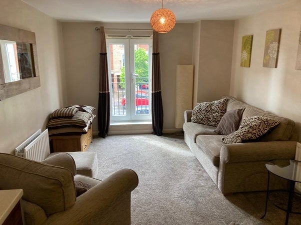 Flat Ffordd James McGhan in Cardiff