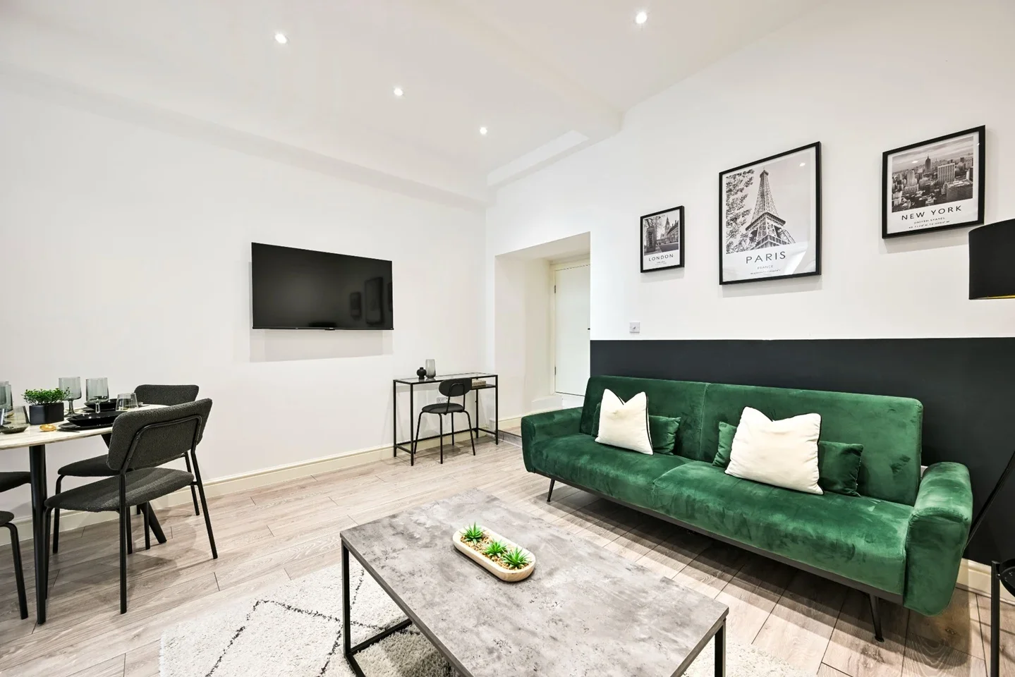 Flat The Broadway in Greater London