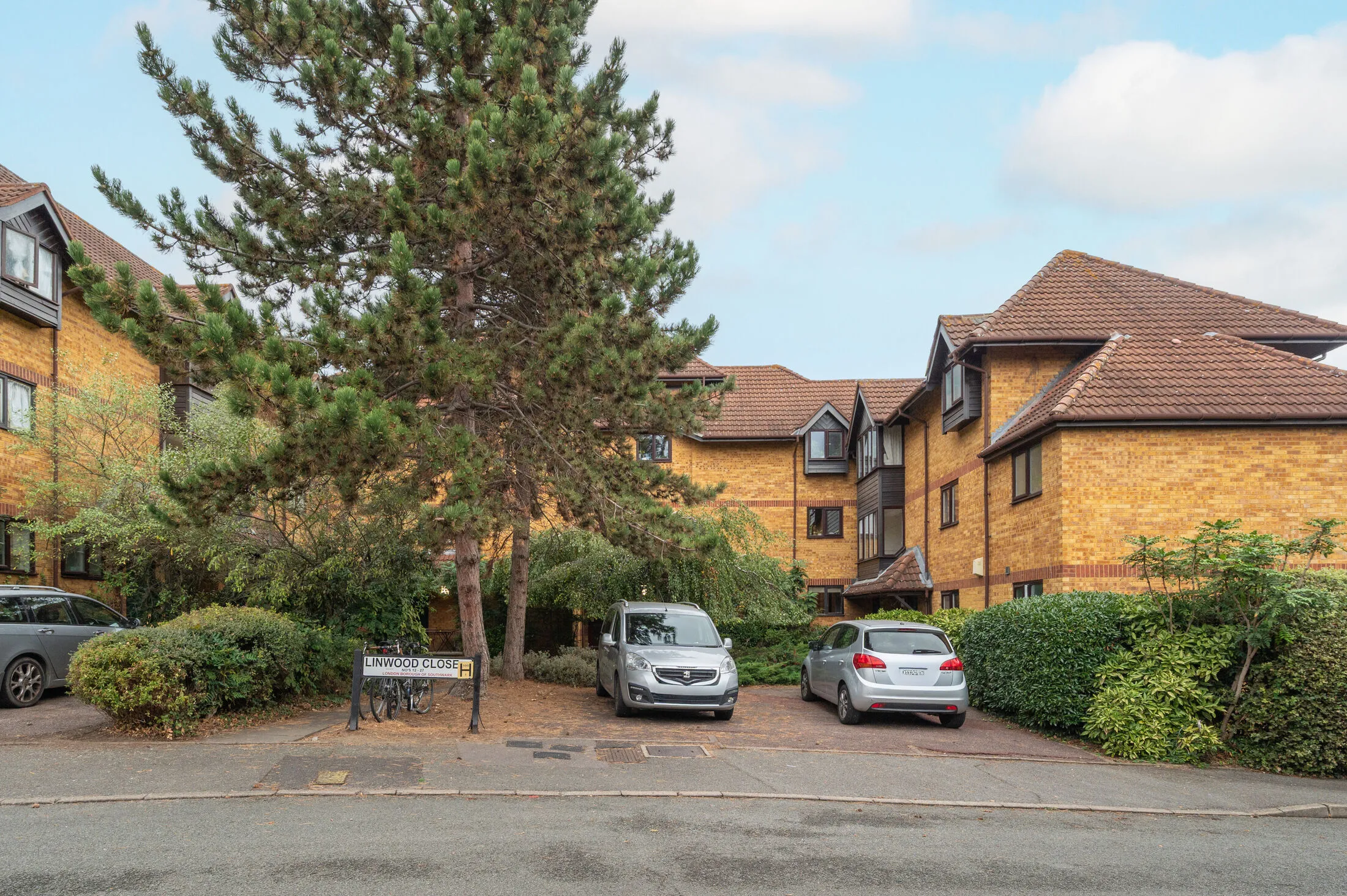 Flat Linwood Close in Greater London