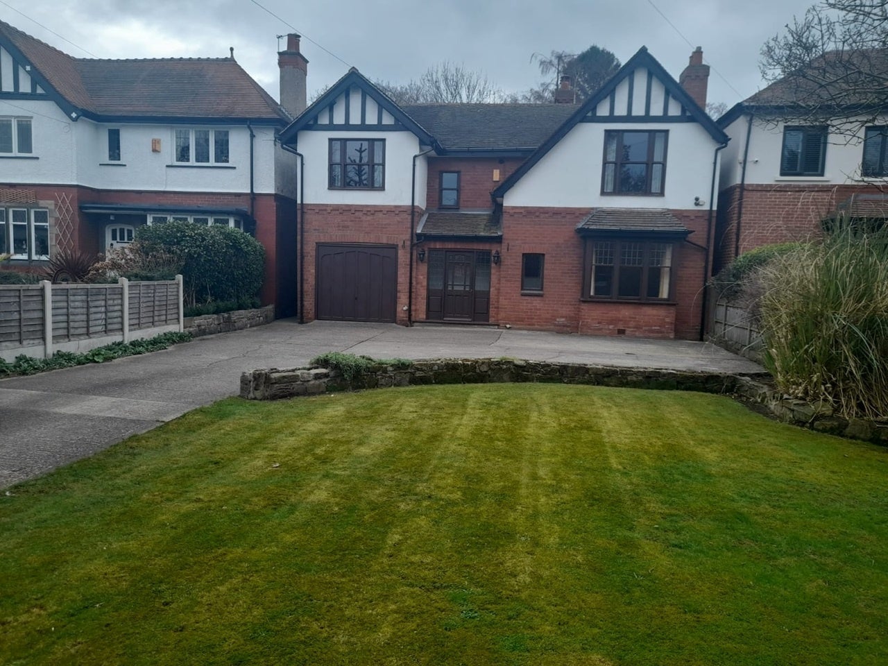 House Barnsley Road in Wakefield