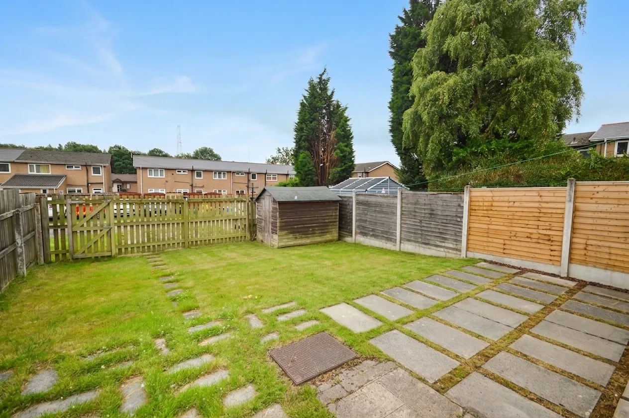 House Tarnbrook Close in Bury