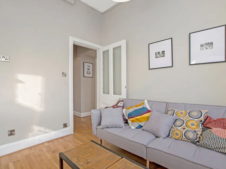 Flat Brougham Street in City of Edinburgh