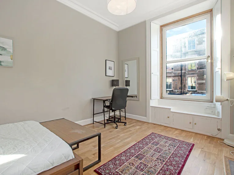 Flat Brougham Street in City of Edinburgh