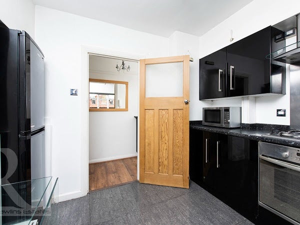 Flat Neale Close in Greater London
