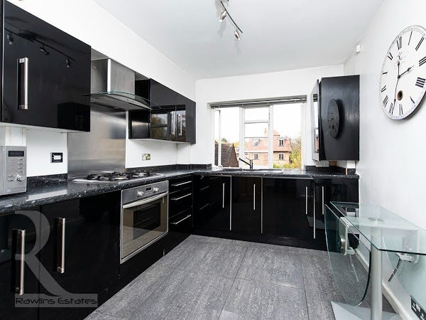 Flat Neale Close in Greater London