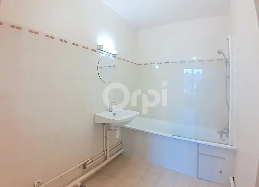 Flat Rue de la Rochette in Melun
