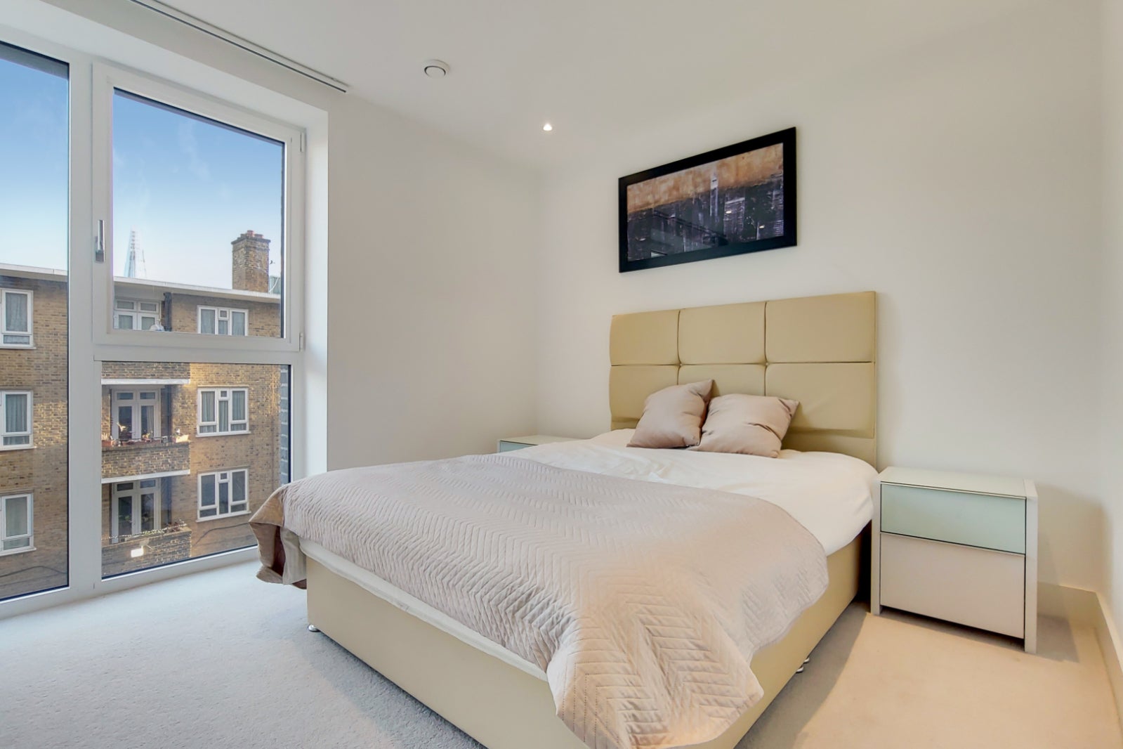 Flat Milcote Street in Greater London