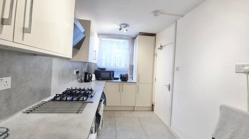 Room Stewart Street in Greater London