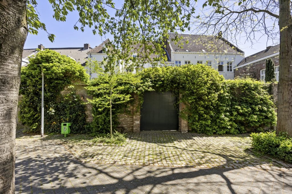 Appartement te koop: van Hasseltkade 4, Maastricht