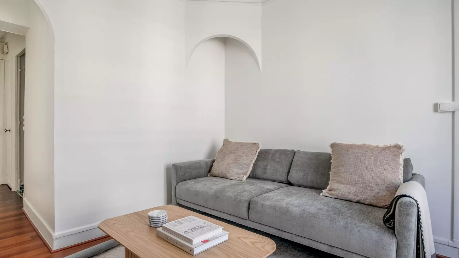 Flat Avenue de Villiers in Paris
