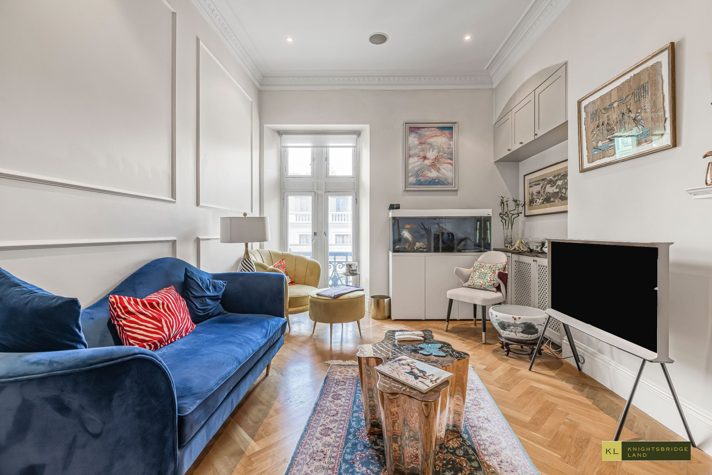 Flat Whitehall Court in City of Westminster