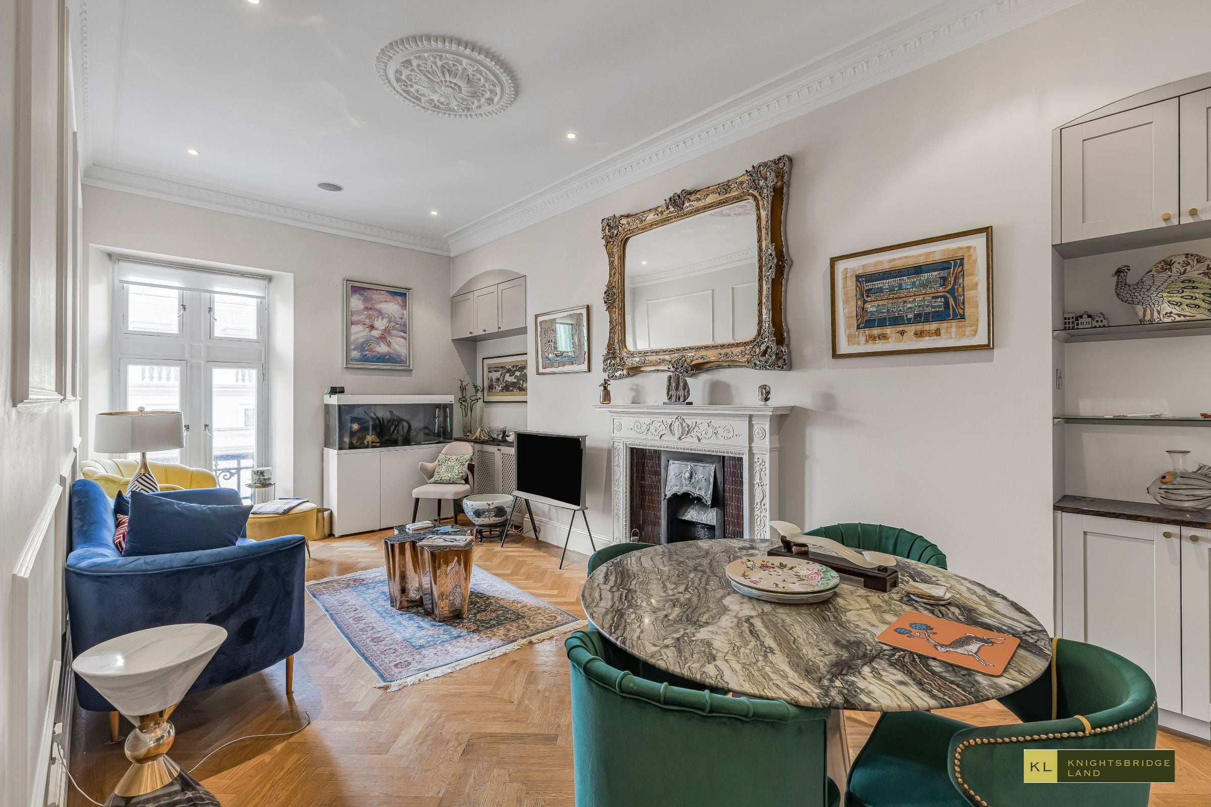 Flat Whitehall Court in City of Westminster