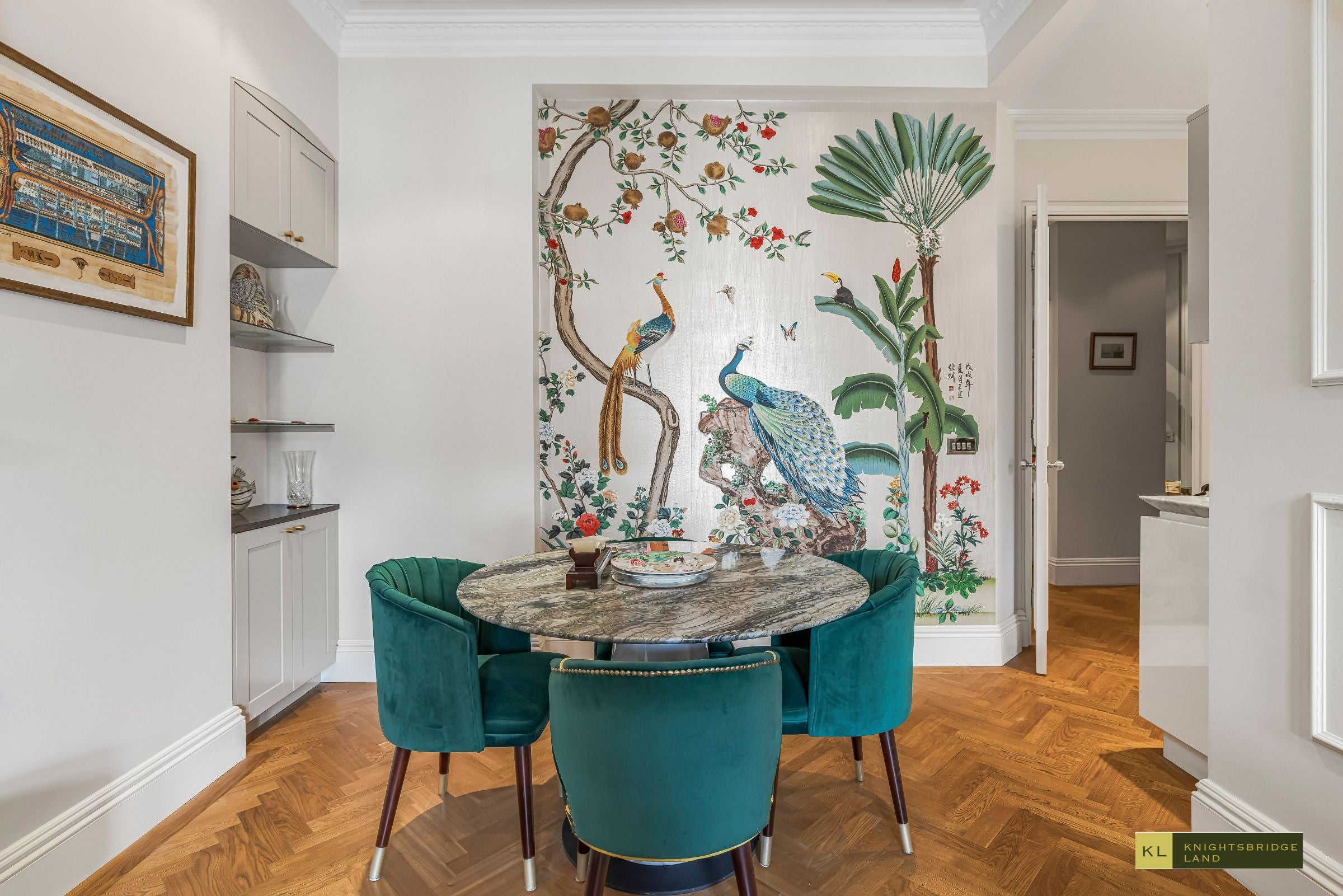 Flat Whitehall Court in City of Westminster