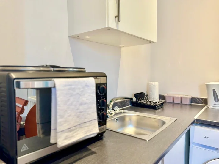 Room Bulwer Street in Greater London