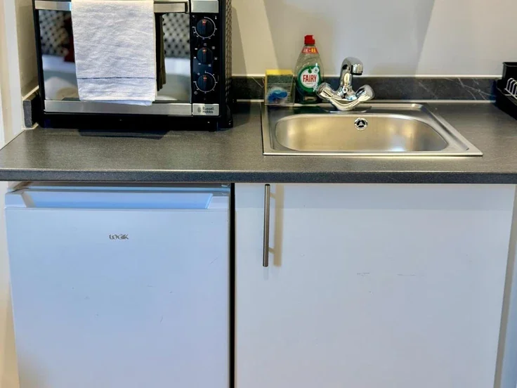 Room Bulwer Street in Greater London