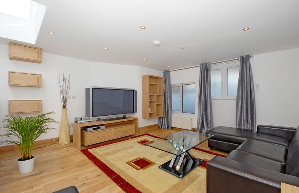 Flat Inverness Terrace in City of Westminster