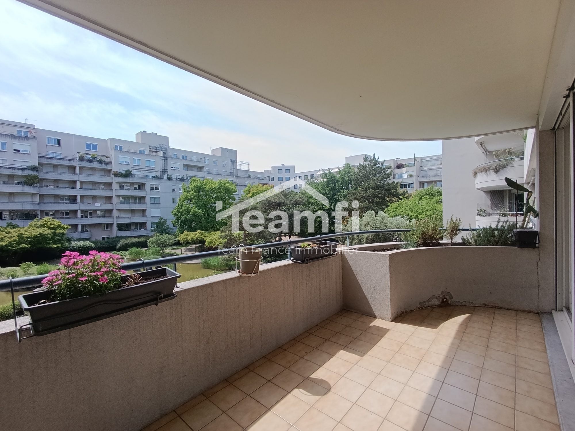 Appartement Avenue des Frères Lumière à Lyon