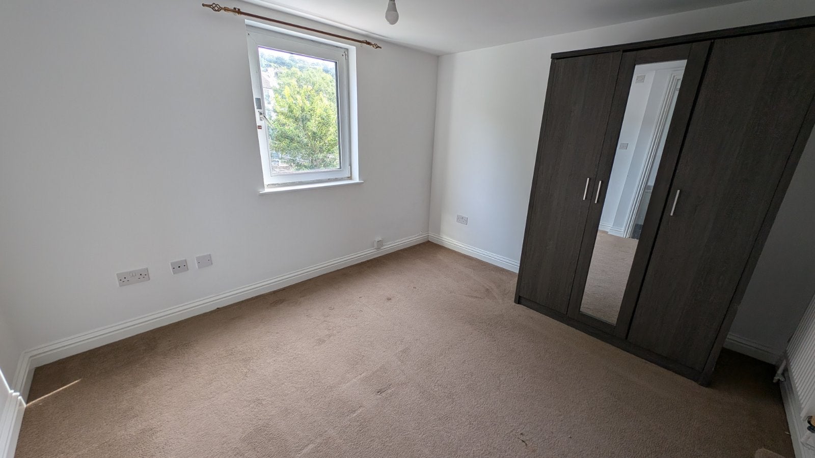 Flat Malvern Road in Dover