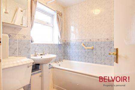 Flat Bijou Court in Gloucester