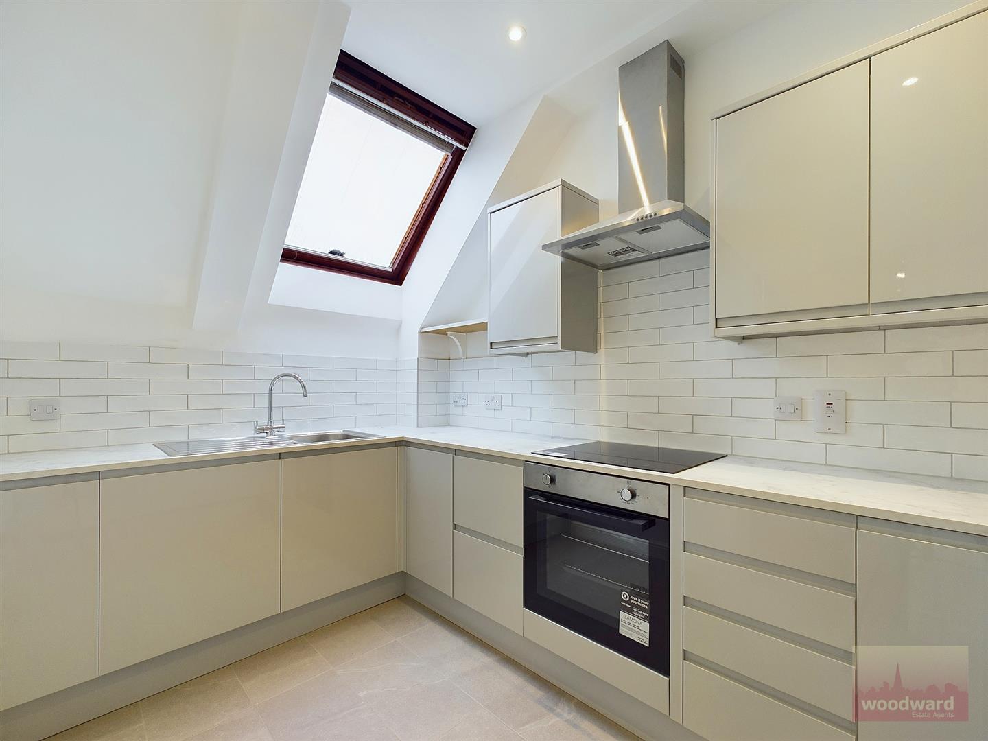 Flat Elmfield Close in Greater London
