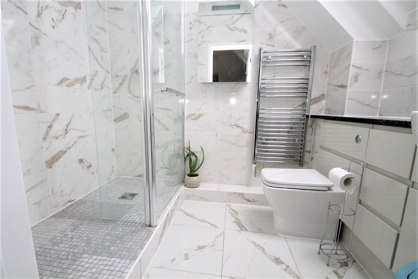 Flat Elmfield Close in Greater London