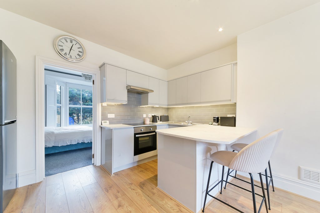 Flat Henfield Road in Greater London