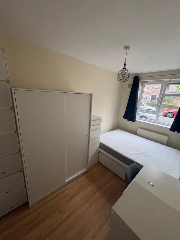 Room Melody Road in Greater London