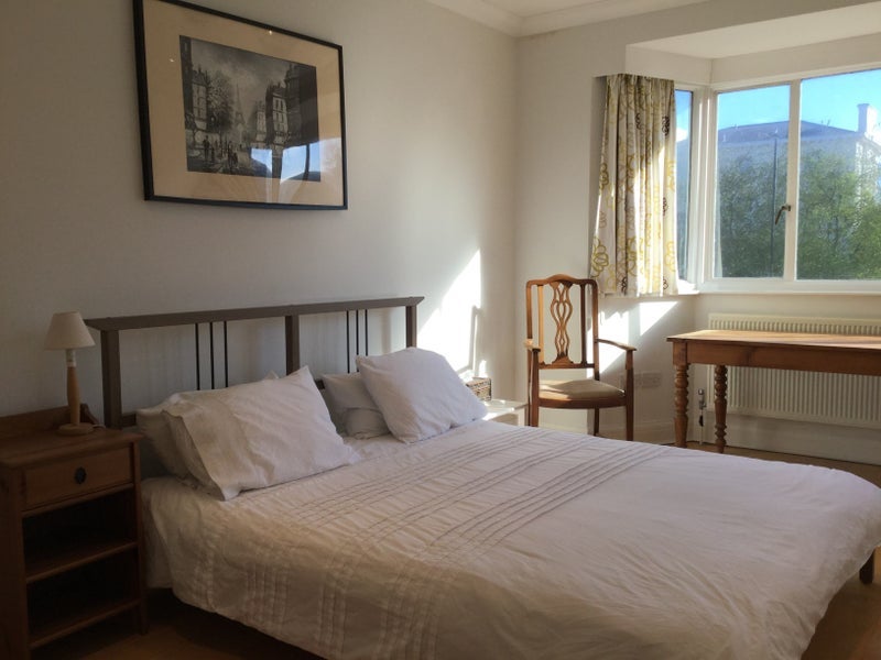 Room Atkins Road in Greater London
