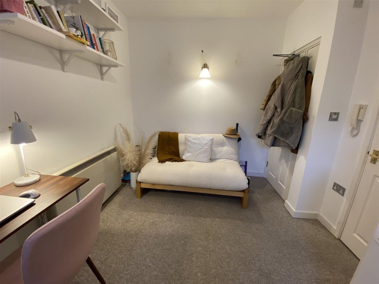 Flat Beverley Road in Beeford