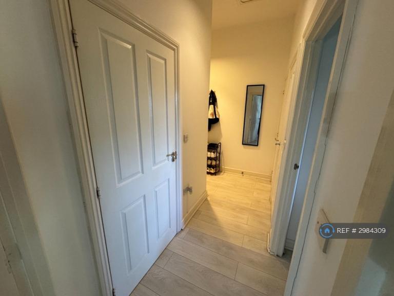 Flat Almond Court in Hart