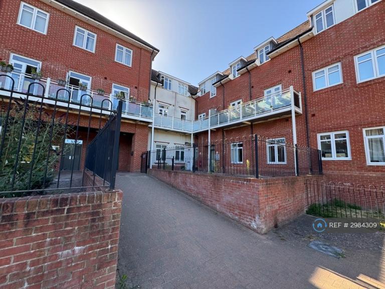 Flat Almond Court in Hart