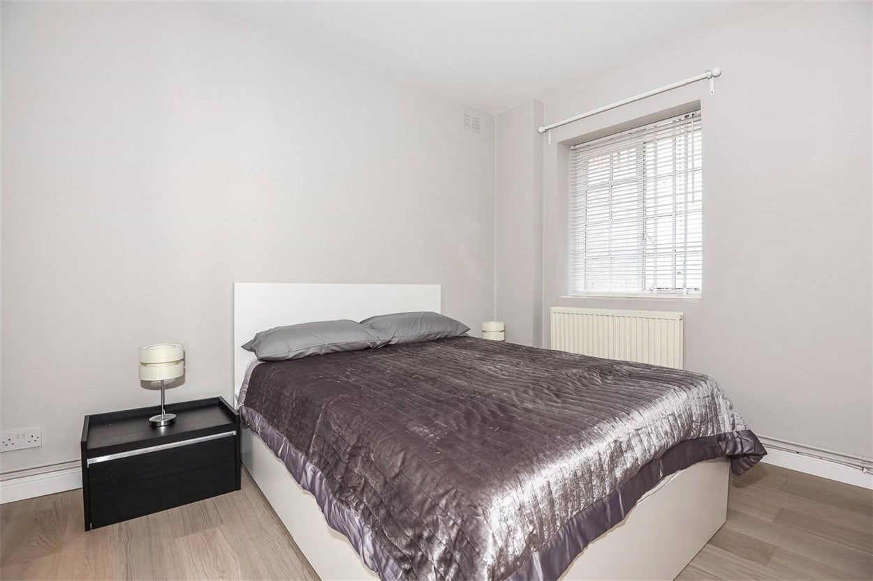 Flat Fitzjohn's Avenue in Greater London