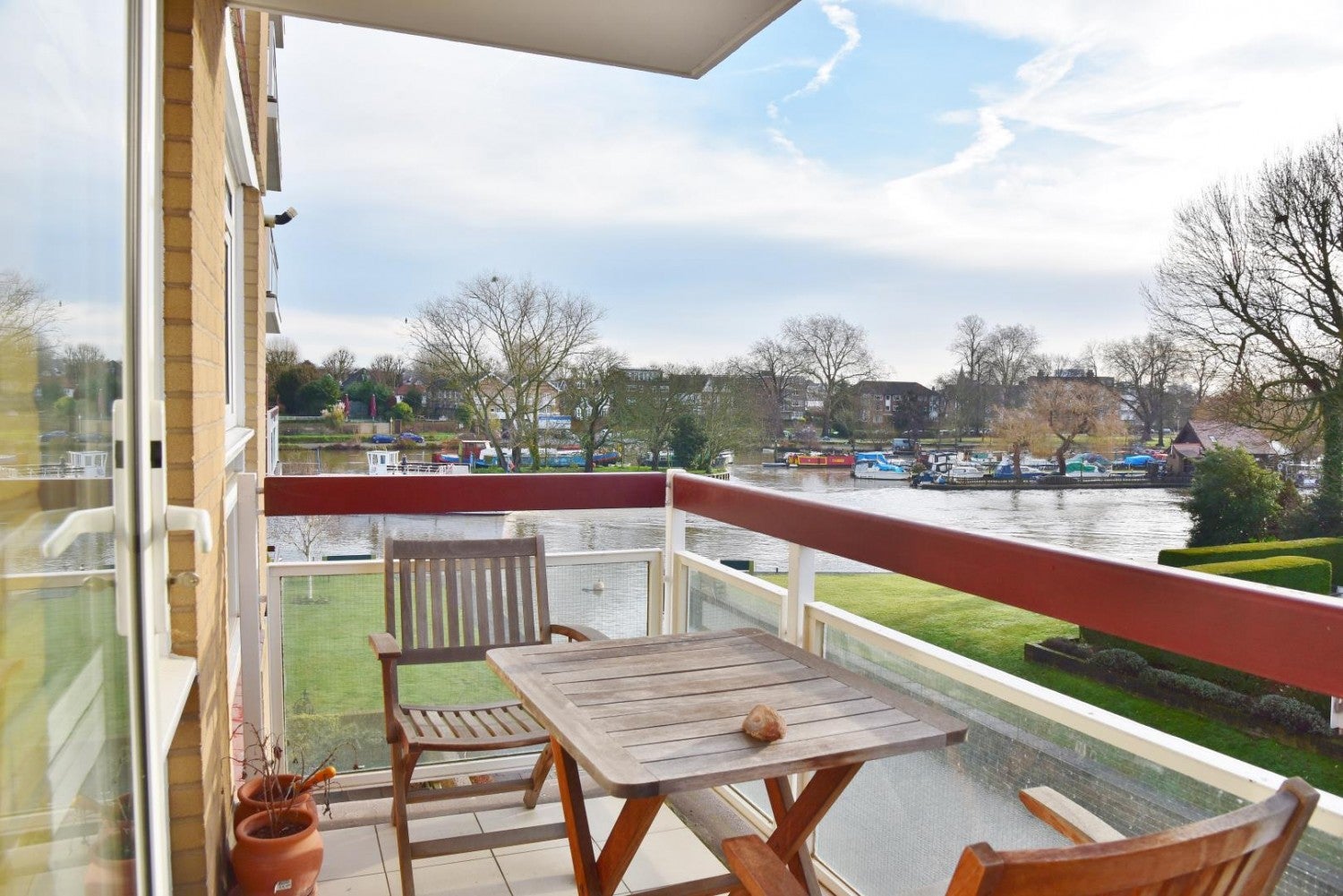 Flat Fairways in Greater London