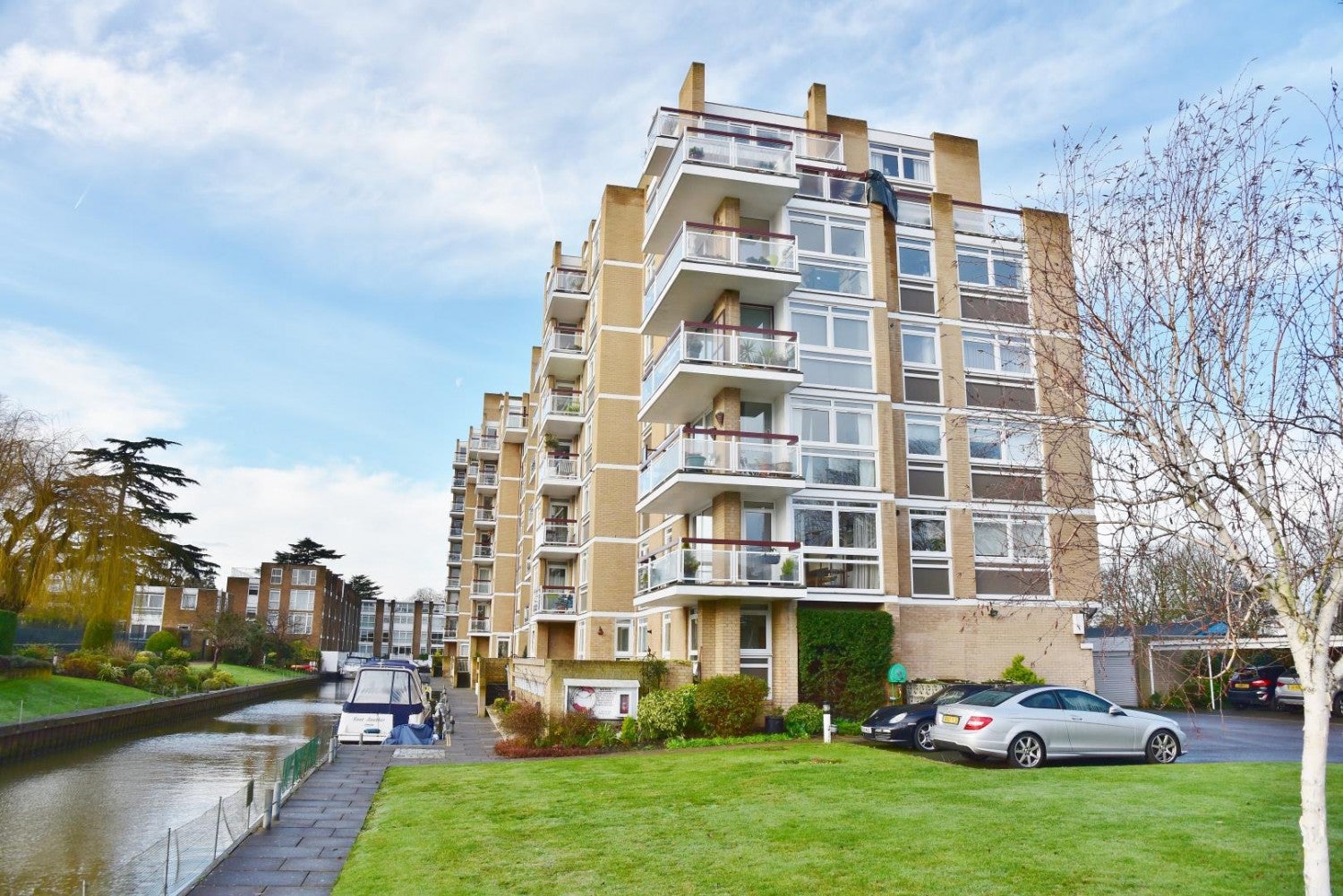 Flat Fairways in Greater London