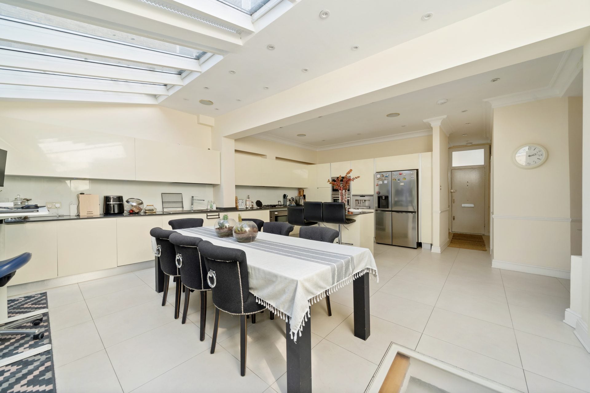 Flat Candahar Road in Greater London