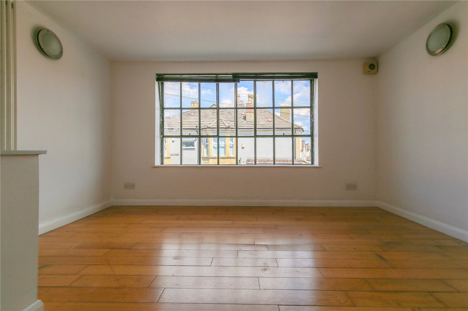 Flat Elm Road in Bristol