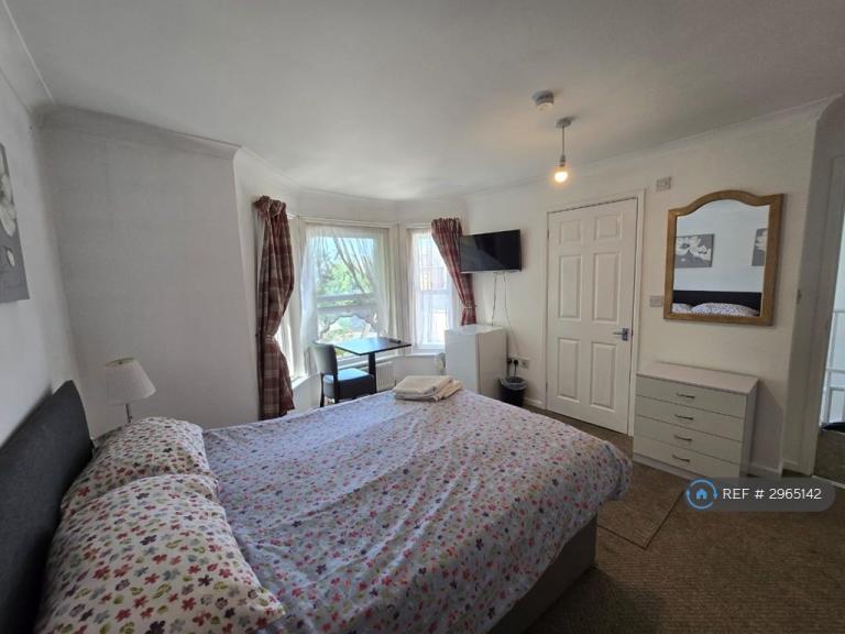 Room Holdenhurst Road in Bournemouth