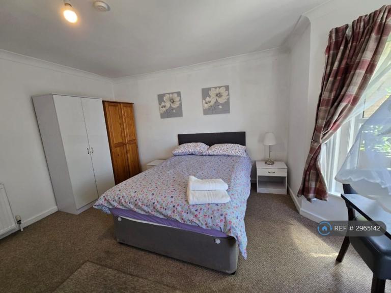 Room Holdenhurst Road in Bournemouth