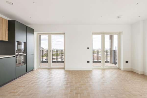 Flat Saint John's Hill in Greater London