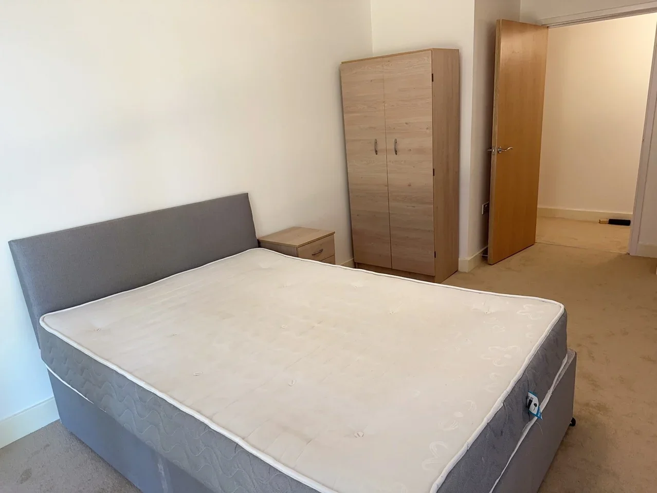 Flat Salk Close in Greater London