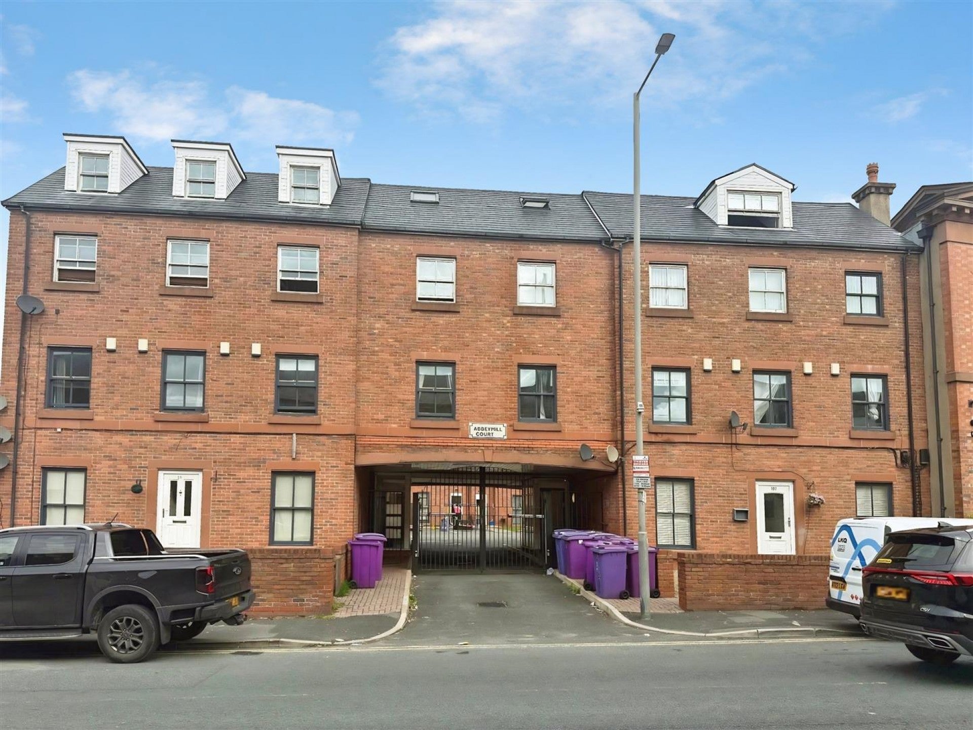 Flat Abbeymill Court in Liverpool