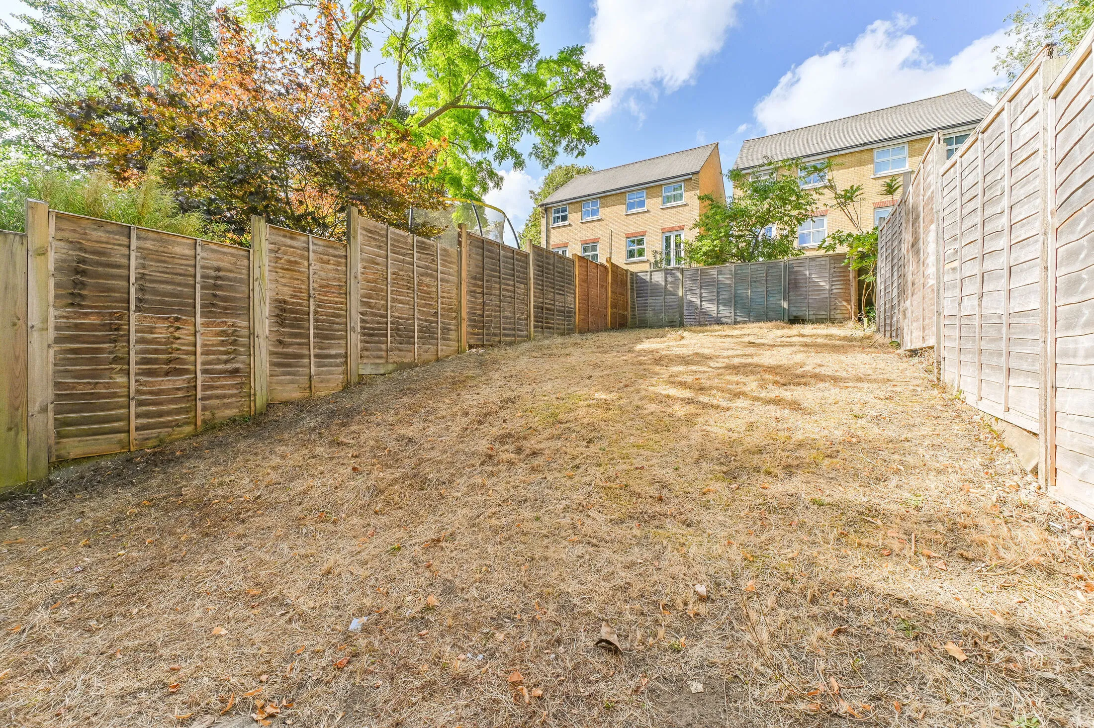 House Sycamore Close in London